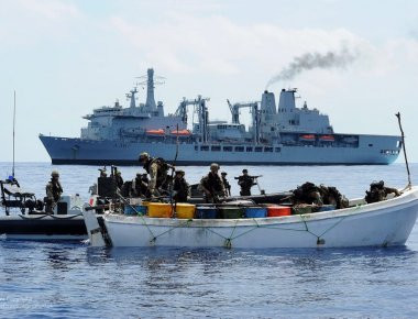 Νότια Κορέα: Ενεργοποιεί τον αμυντικό της στόλο για να αντιμετωπίσει τους πειρατές της Σομαλίας
